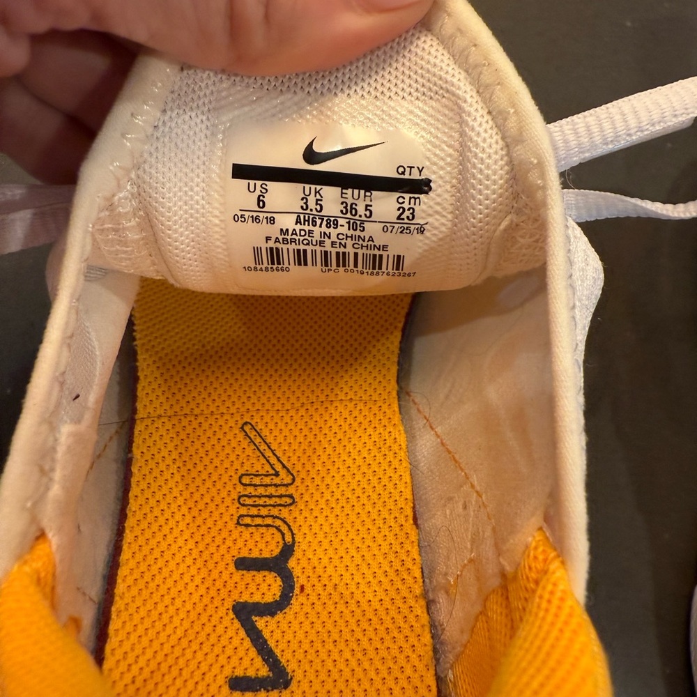 Nike Air 270 White and Orange Sneakers with Breathable Mesh - Picture 8 of 8